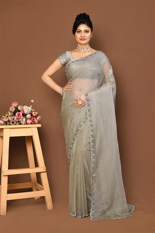 https://media.vinhemfashion.com/Images/FancytouchVol1VLS55YM3SG7UA9O/image/designer